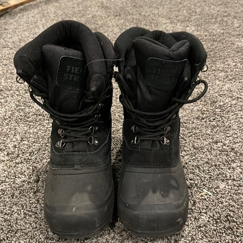 Snow boots